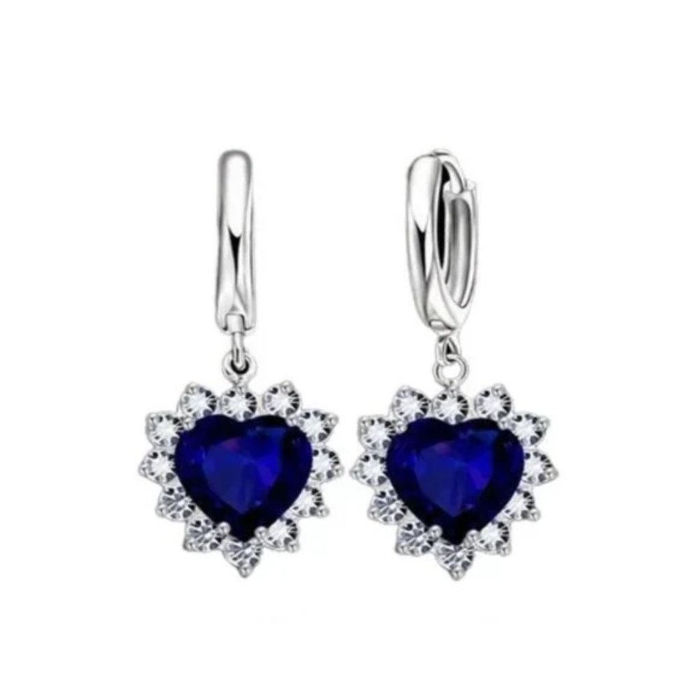 ⭐4pc Bundle Sale⭐ Vintage Sapphire Hearts Pendant, Earrings & 18" Chain - Picture 5 of 5